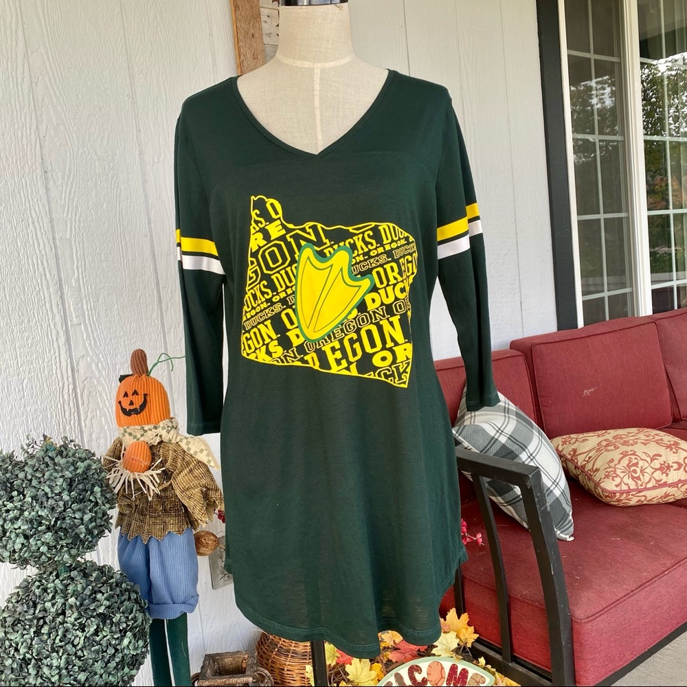 3/4 Sleeve Oregon Ducks Shirt Size Large